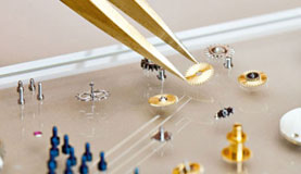 帝舵手表售后服务网点-打开表壳